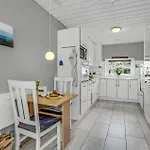 5 Bedroom In
