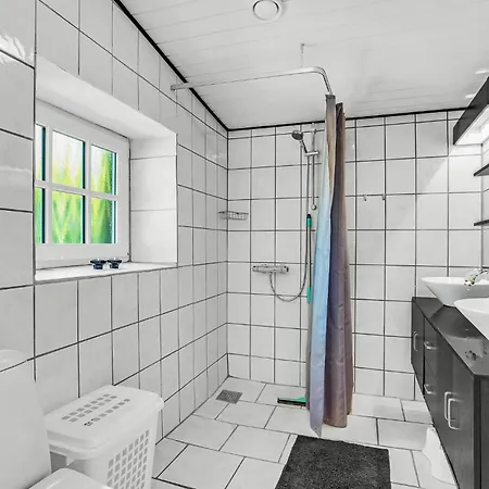 Dom wakacyjny 5 Bedroom In *